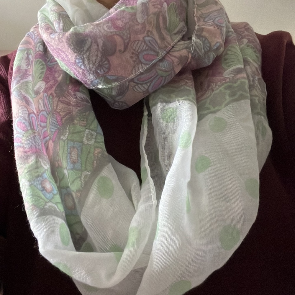 Infinity pastel scarf for Spring - Picture 3 of 6